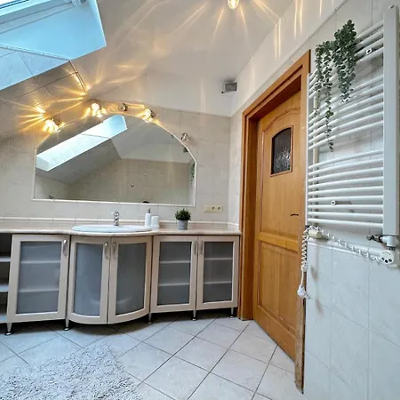 Rum i privatbostad Zigzag - Charming Place, 15 Minutes To Old Town & 5 Minutes To Seaside